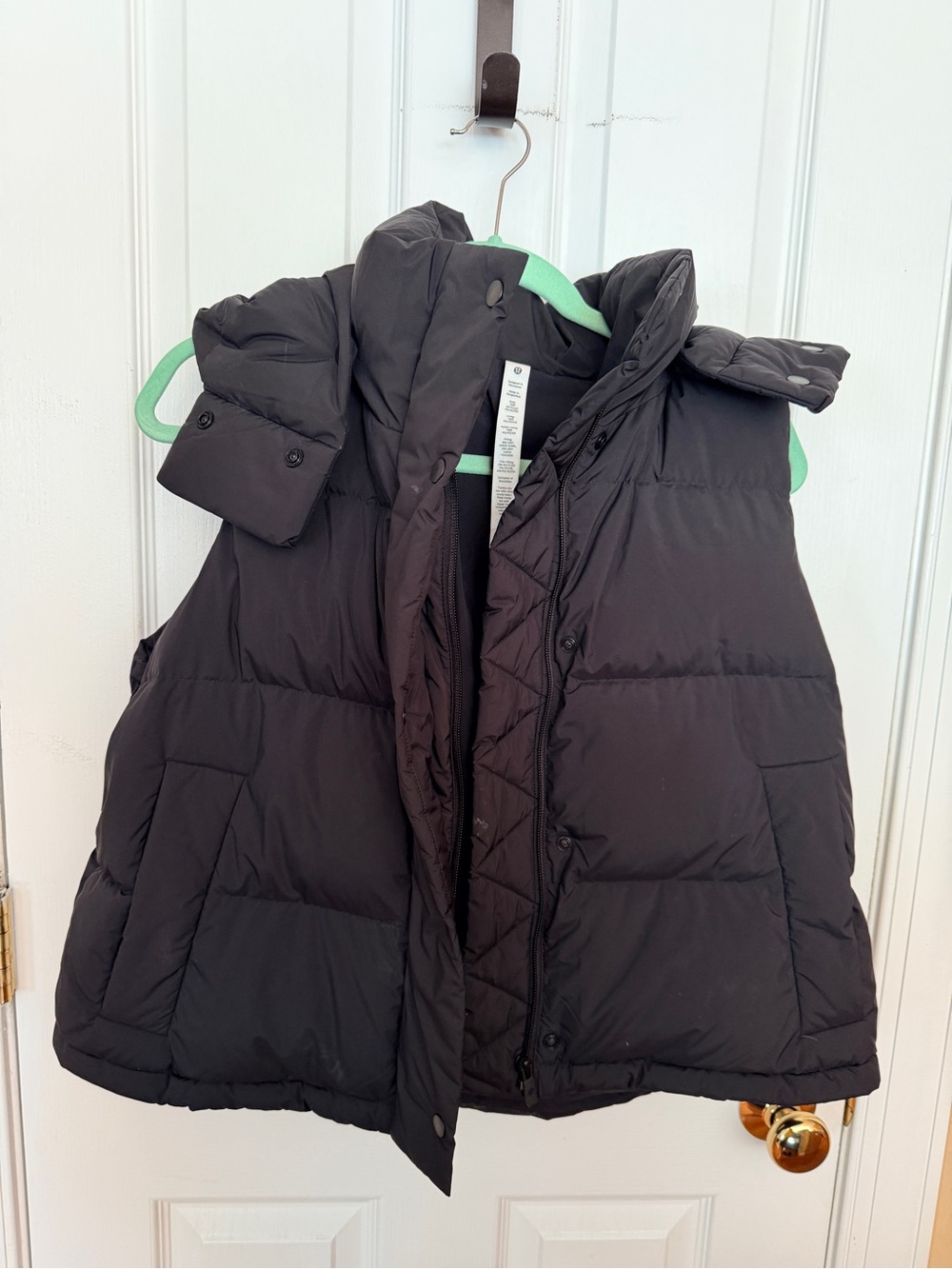 Women’s Lululemon Black Wunder Puff Size 8